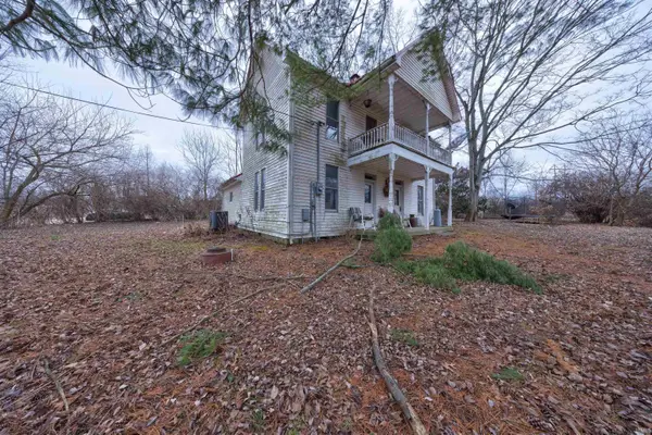 9469 W Sinclair Road, Birdseye, IN 47513