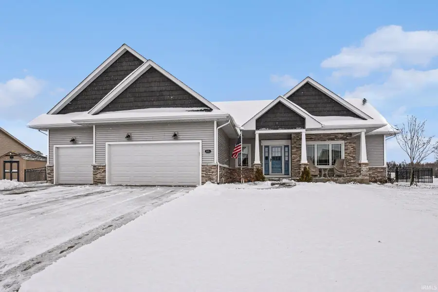 805 N Horizon Drive, Lakeville, IN 46536 - #2