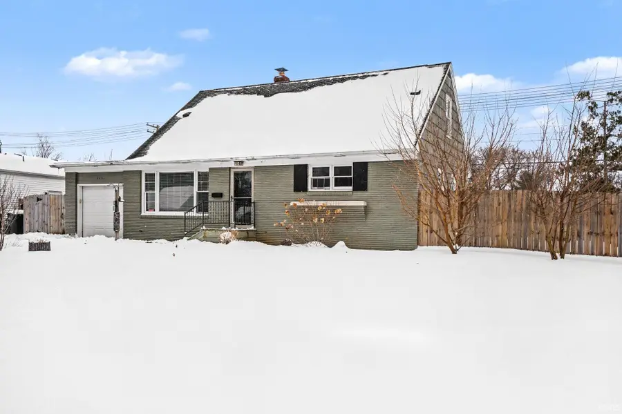 2201 Homewood Avenue, Mishawaka, IN 46544 - #2