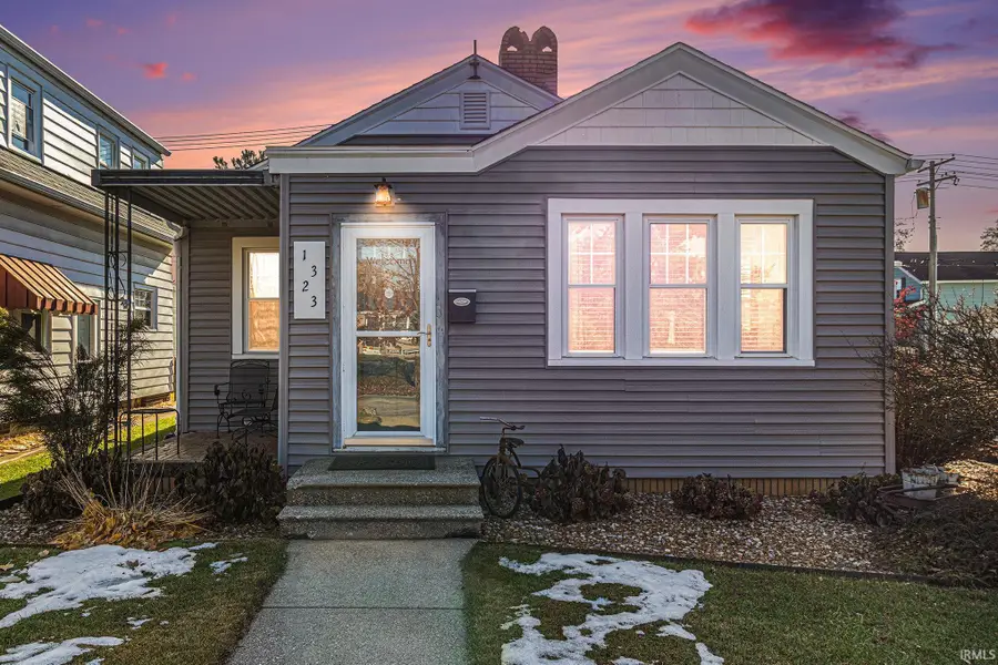 1323 E Mishawaka Avenue, Mishawaka, IN 46544 - #3