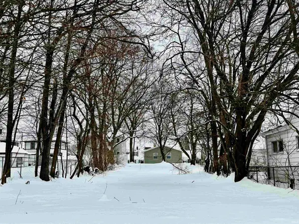 806 N St. Louis Boulevard, South Bend, IN 46617