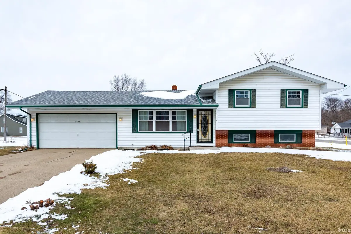 1916 E Hively Avenue, Elkhart, IN 46516 - #1