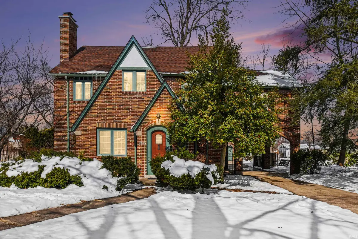 1905 E Madison Street, South Bend, IN 46617 - #1