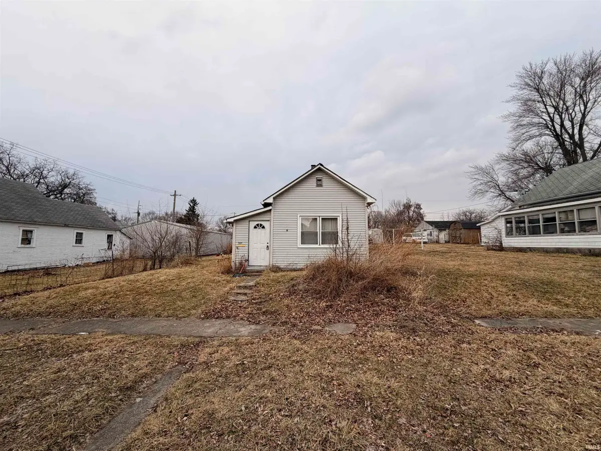 809 E Main Street, Hartford City, IN 47348 - #1