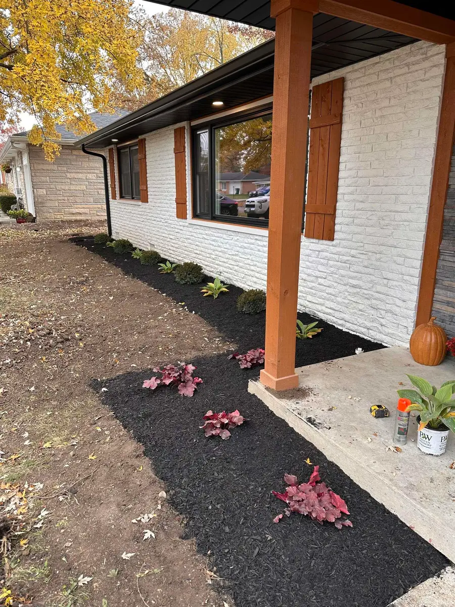 1305 N Greenbriar Road, Muncie, IN 47304 - #2