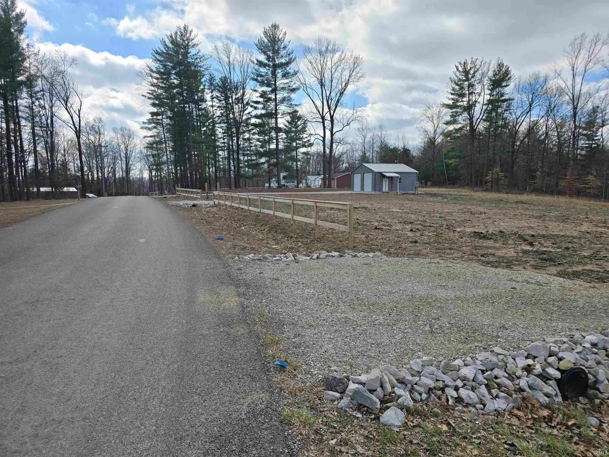 1249 N Lawrence Hollow Drive, Bloomfield, IN 47424 - #1