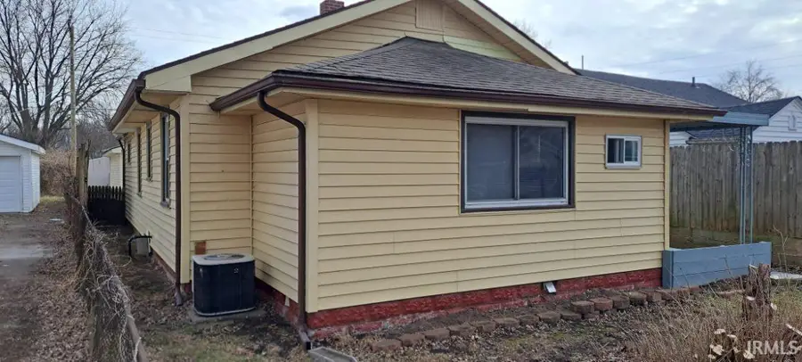 907 W 14th Street, Muncie, IN 47302 - #3