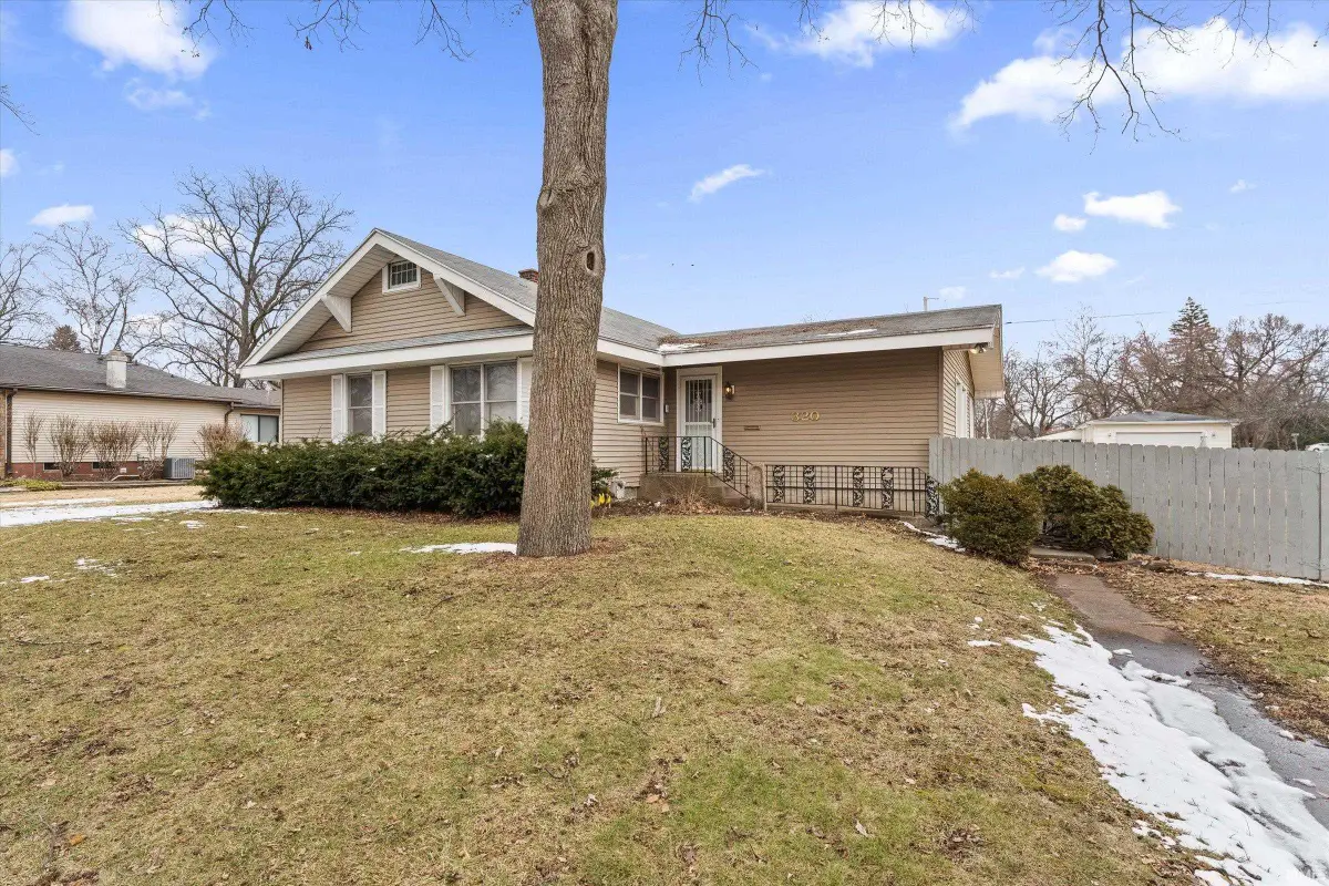 320 Massachusetts Avenue, Elkhart, IN 46514 - #1