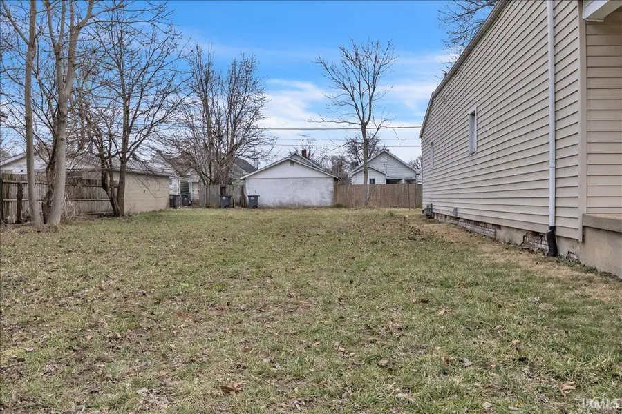 107 109 E Tennessee Street, Evansville, IN 47711 - #2