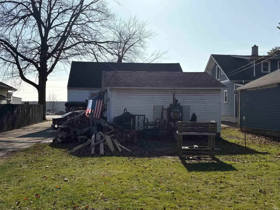 1058 E Market Street, Nappanee, IN 46550 - #3