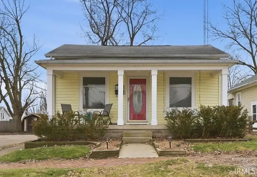 413 W Fort Wayne Street, Warsaw, IN 46580 - #1