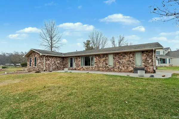 55633 Blue Jay Drive, South Bend, IN 46619