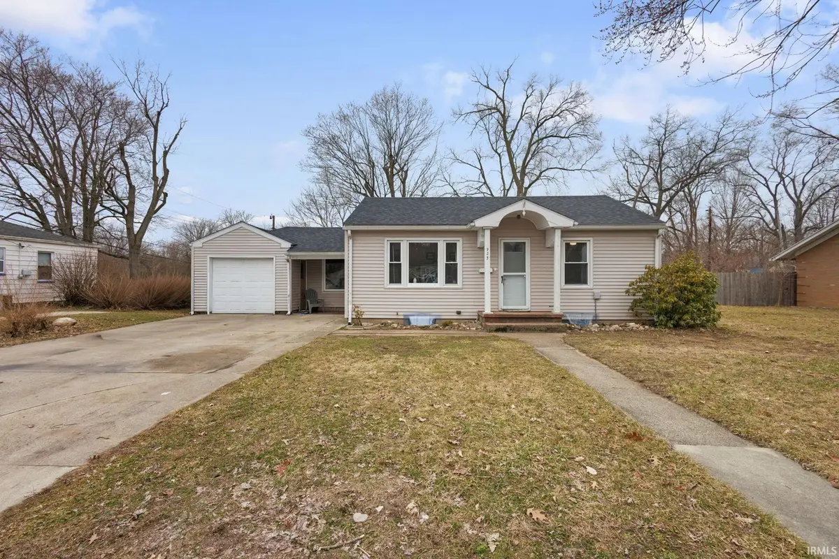 923 Carolyn Avenue, Elkhart, IN 46516 - #1