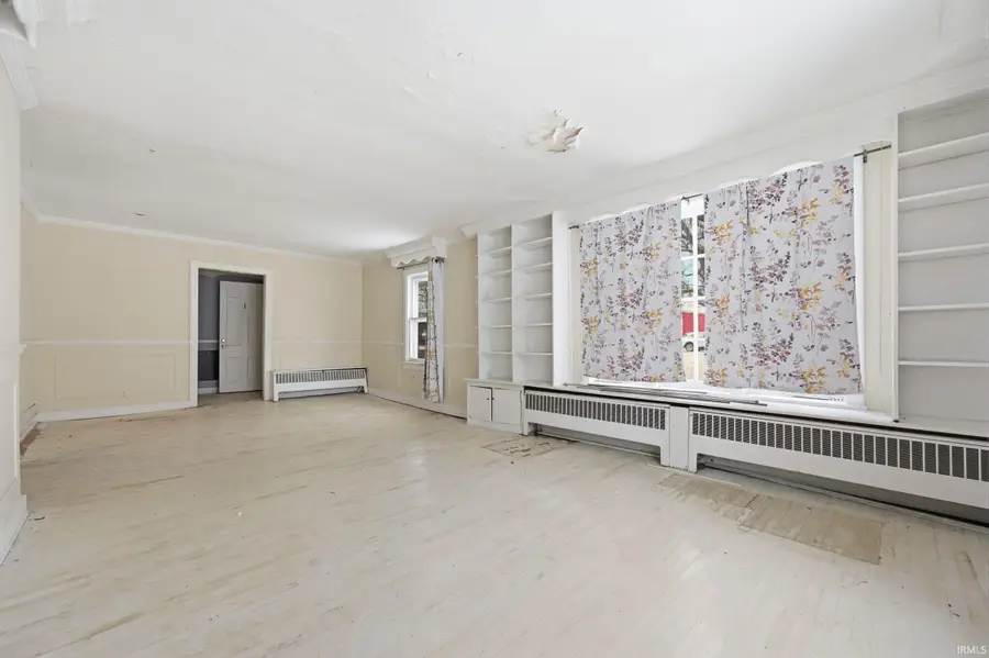 219 W Kickapoo Street, Hartford City, IN 47348 - #3