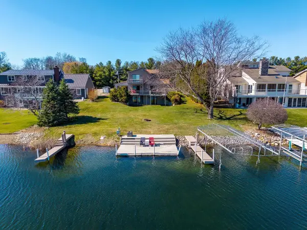 195 Lane 230a Jimmerson Lk, Angola, IN 46703