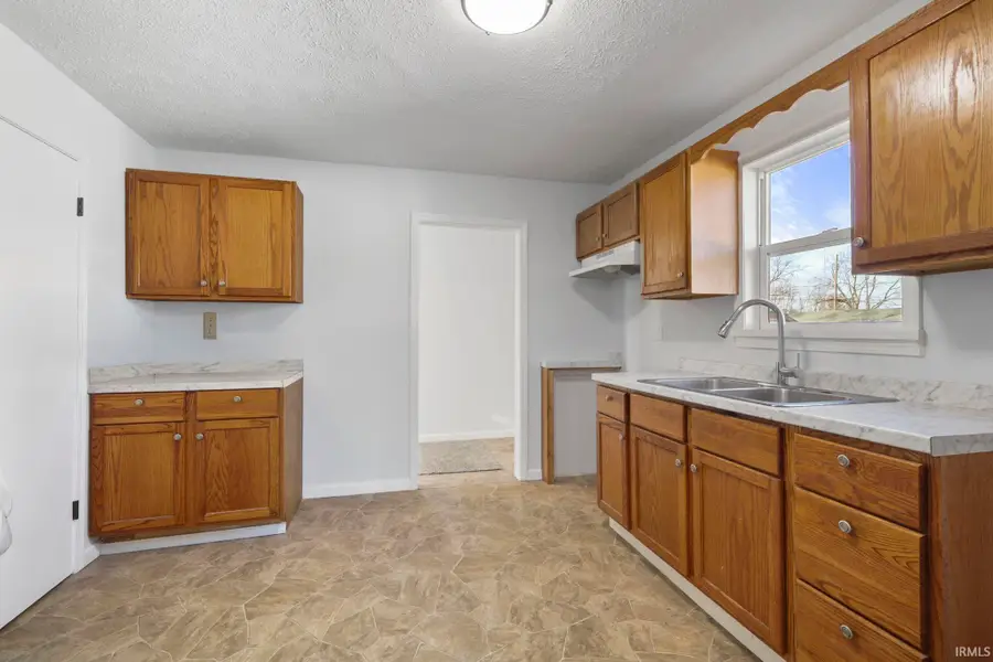 805 W 15th Street, Muncie, IN 47302 - #3