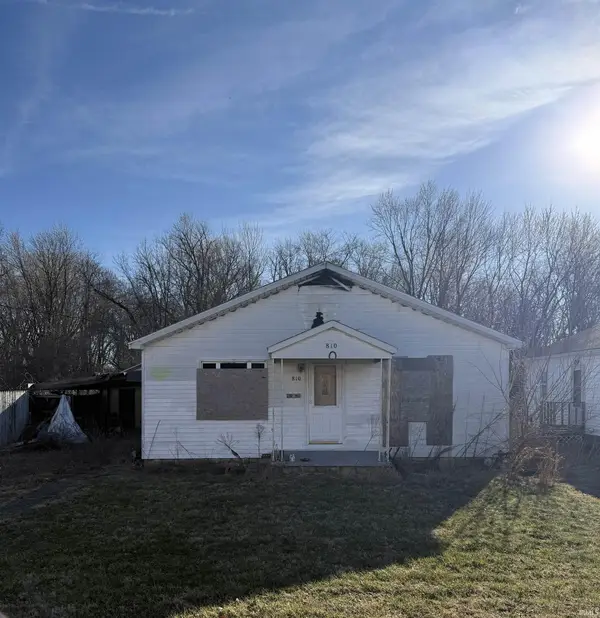 810 S Franklin Street, Oakland City, IN 47660