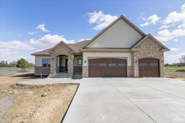 1027 S Huntsville Road, Winchester, IN 47394