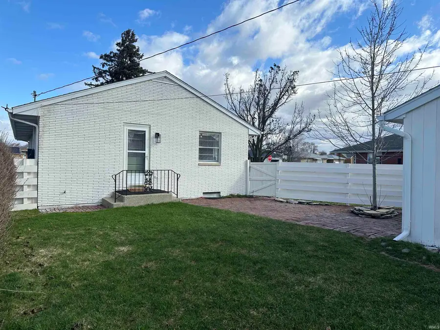 905 Taylor Street, Mishawaka, IN 46544 - #2