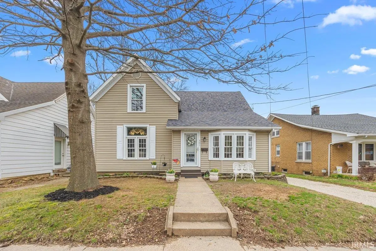 307 N Washington Street, Huntingburg, IN 47542 - #1