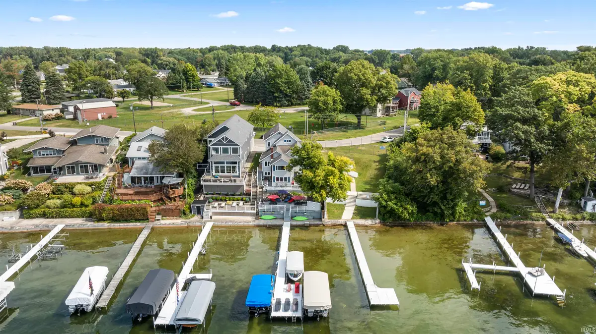 11247 N East Wawasee Drive, Syracuse, IN 46567 - #1