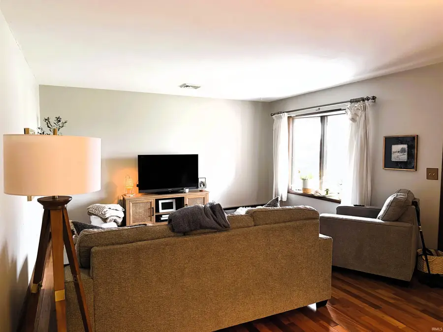 509 E Woodlawn Drive, Winamac, IN 46996 - #3