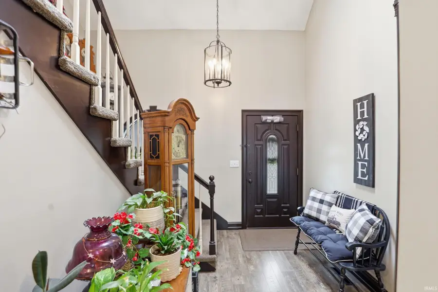 914 Lakeview Drive, Auburn, IN 46706 - #2