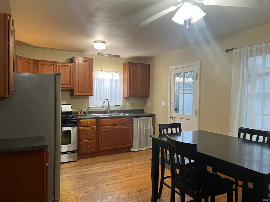 530 Chippewa Street, Jeffersonville, IN 47130 - #3