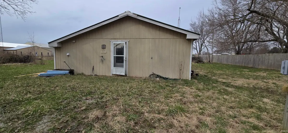 180 W Garfield Street, Laketon, IN 46943 - #1