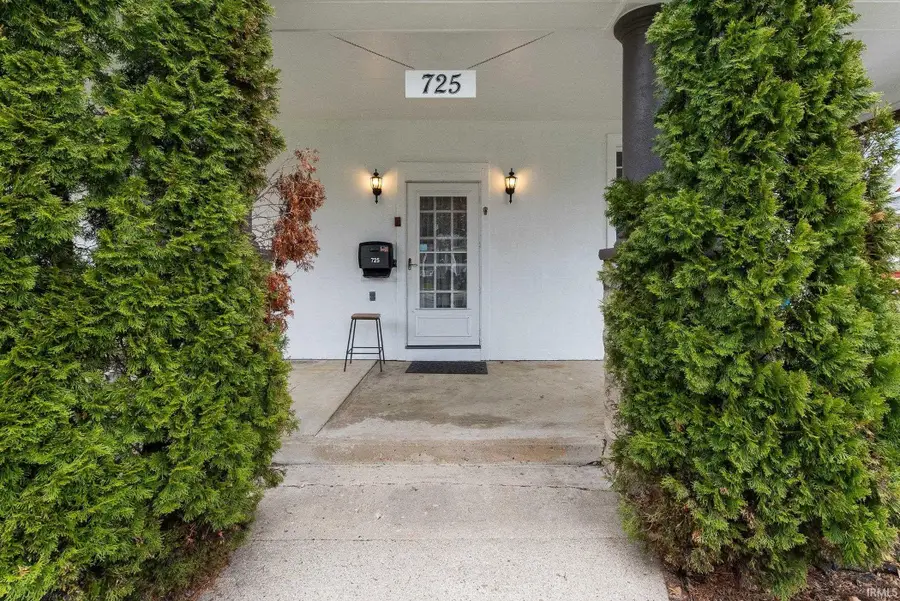725 E Fort Wayne Street, Warsaw, IN 46580 - #2