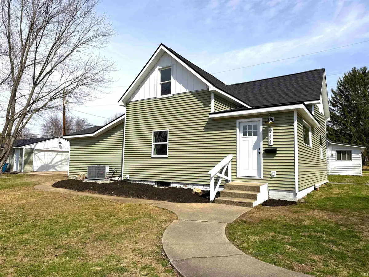 911 Crockett Street, Covington, IN 47932 - #1