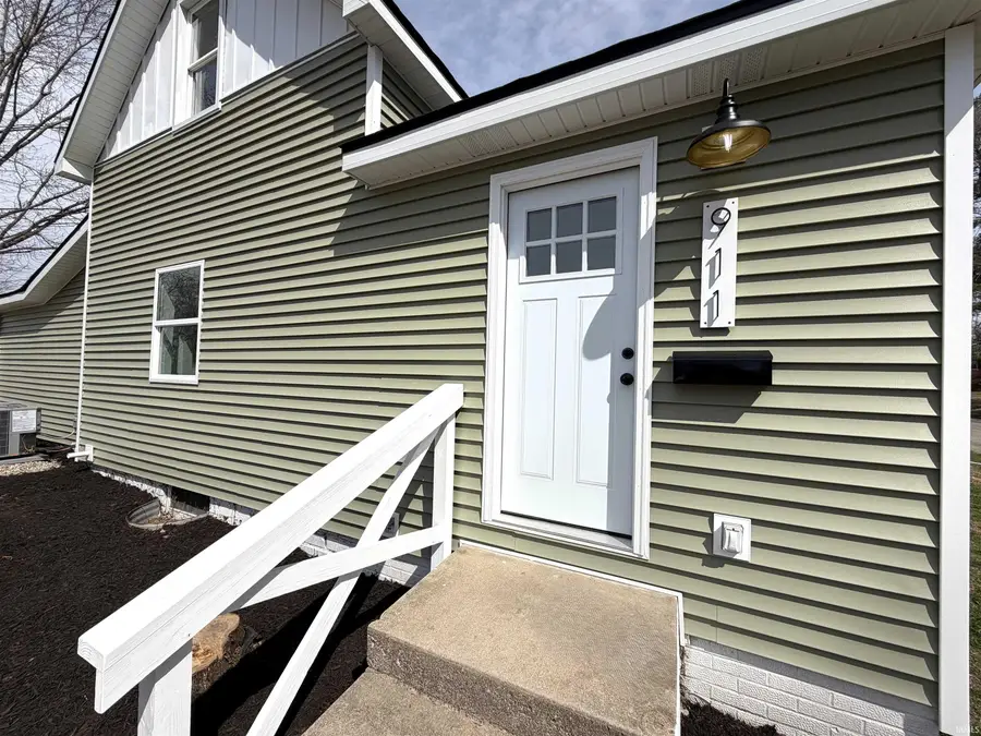 911 Crockett Street, Covington, IN 47932 - #2