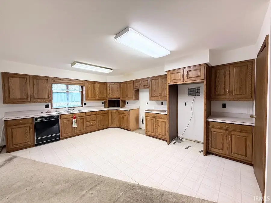 709 Glenway Drive, Logansport, IN 46947 - #3