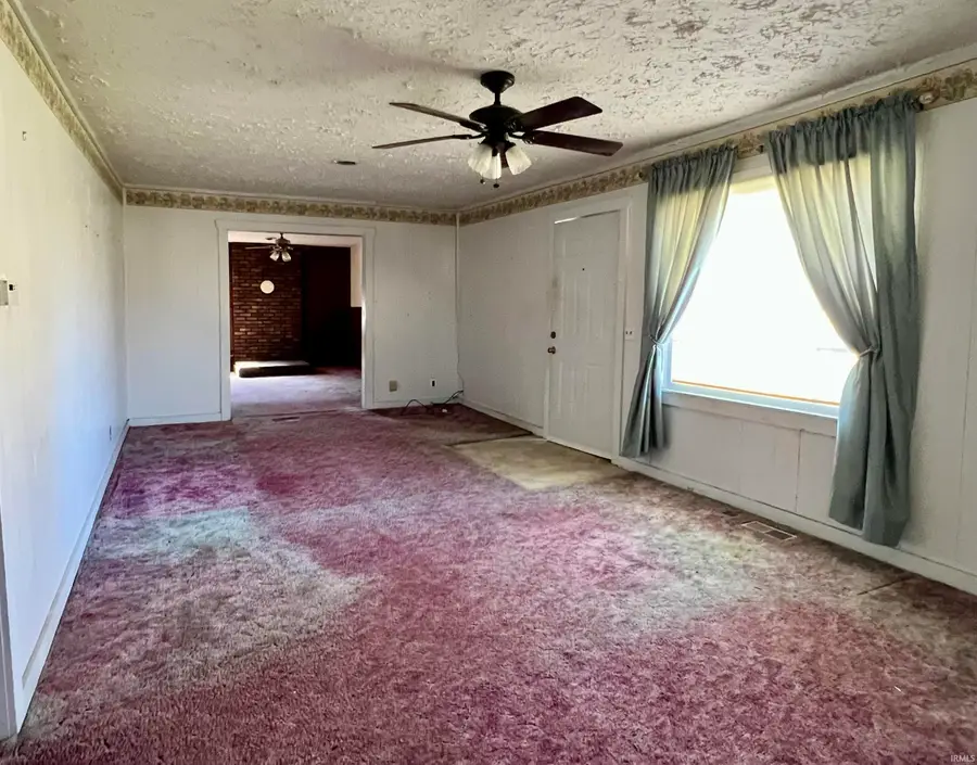 324 W Grissom Avenue, Mitchell, IN 47446 - #2