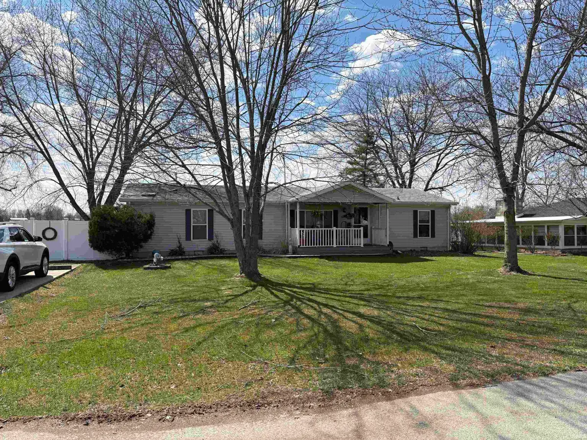 10686 N C Drive, Kendallville, IN 46755 - #1