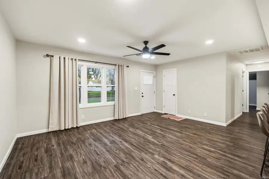 500 N Hendricks Avenue, Marion, IN 46952 - #2