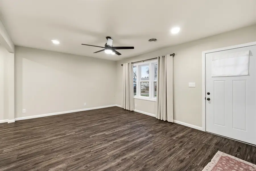 500 N Hendricks Avenue, Marion, IN 46952 - #3