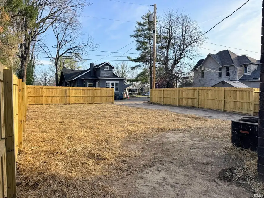 1028 E Mulberry Street, Evansville, IN 47714 - #3