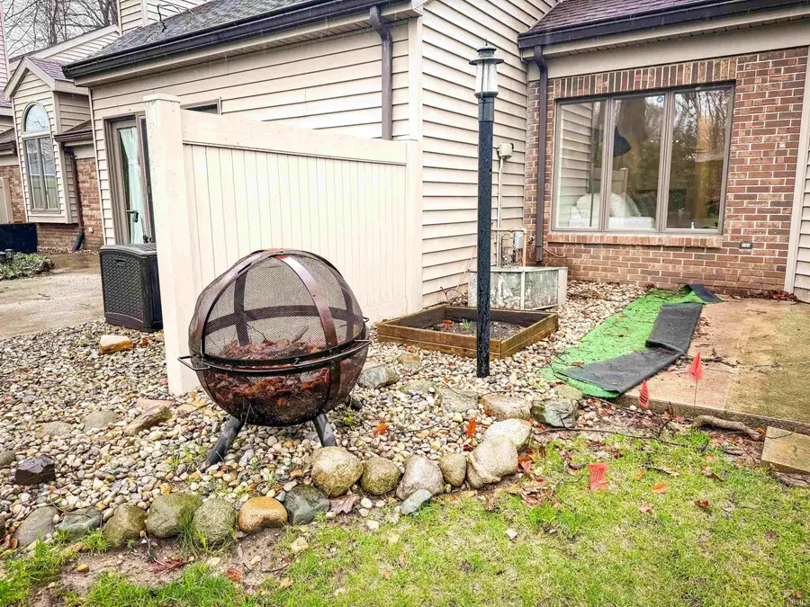 4 Boulder Court, Nappanee, IN 46550 - #2