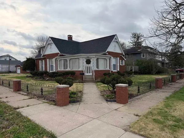 27 N Edwards Street, Worthington, IN 47471