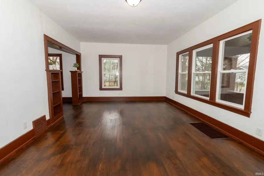 626 E Dubail Avenue, South Bend, IN 46613 - #3