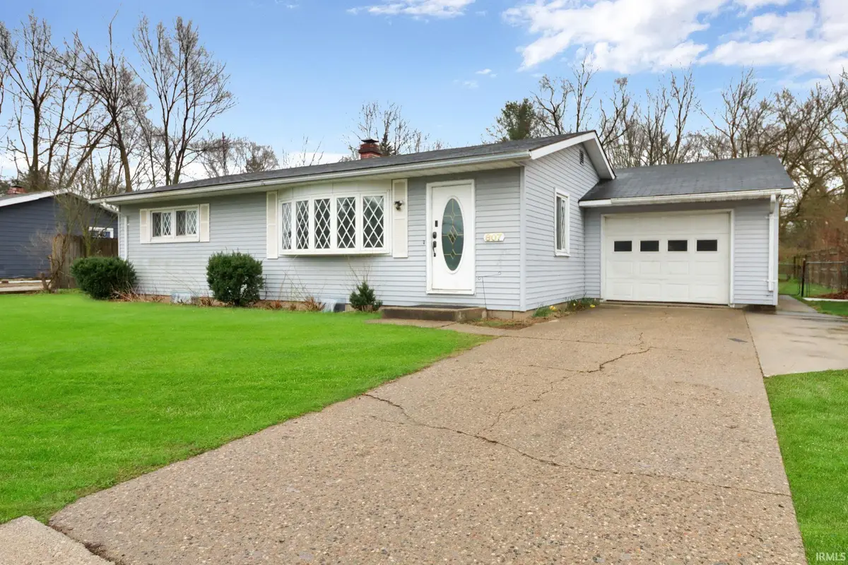807 E Hively Avenue, Elkhart, IN 46517 - #1