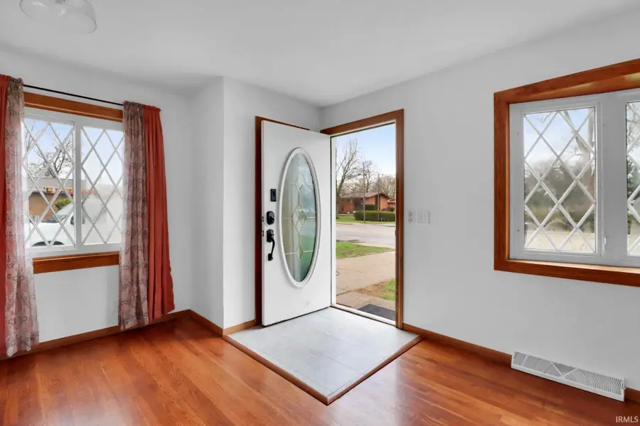 807 E Hively Avenue, Elkhart, IN 46517 - #3