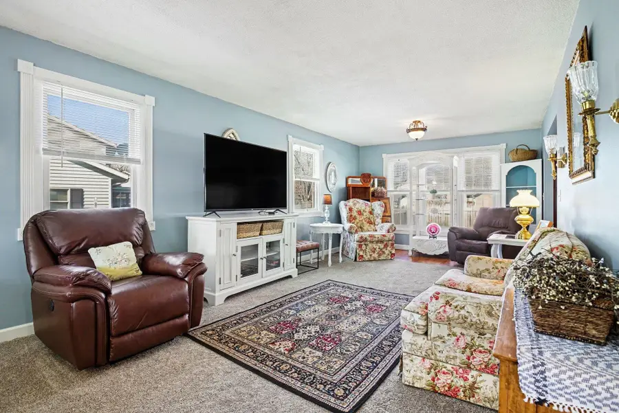 1056 Parkwood Drive, Nappanee, IN 46550 - #3