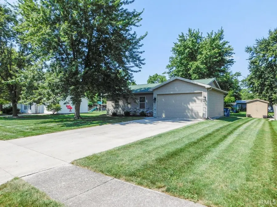 216 Columbian Avenue, Bluffton, IN 46714 - #2