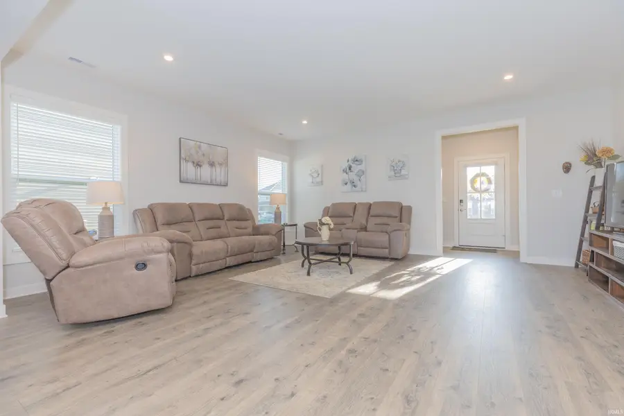 3127 Dowgate Drive, Newburgh, IN 47630 - #2