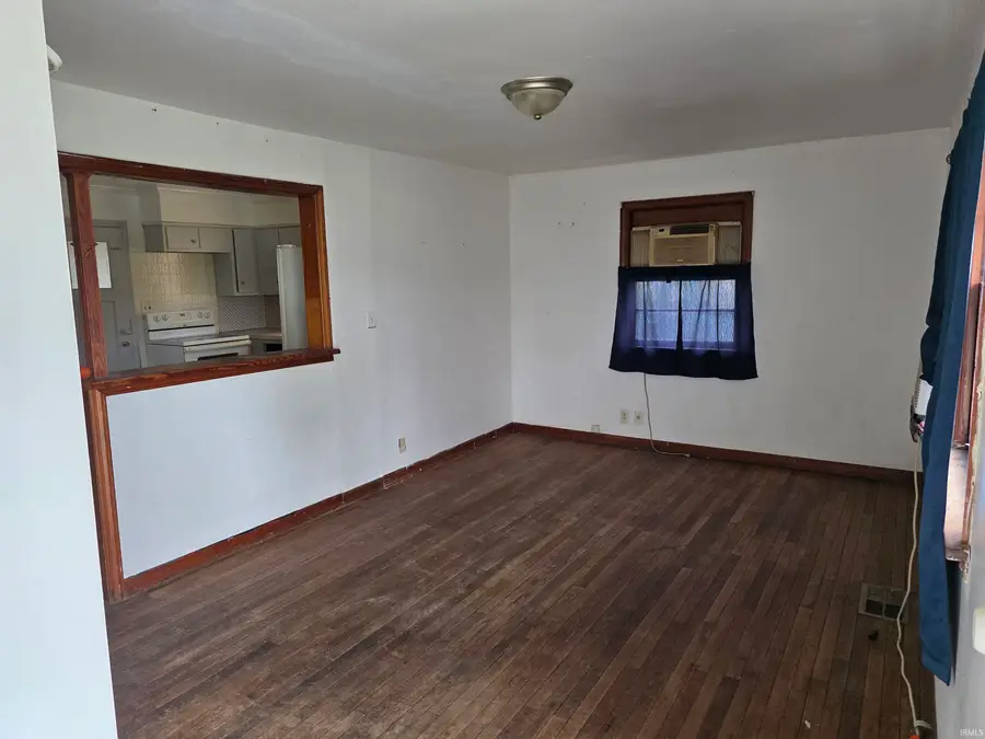 121 W 9th Street, Mount Vernon, IN 47620 - #2