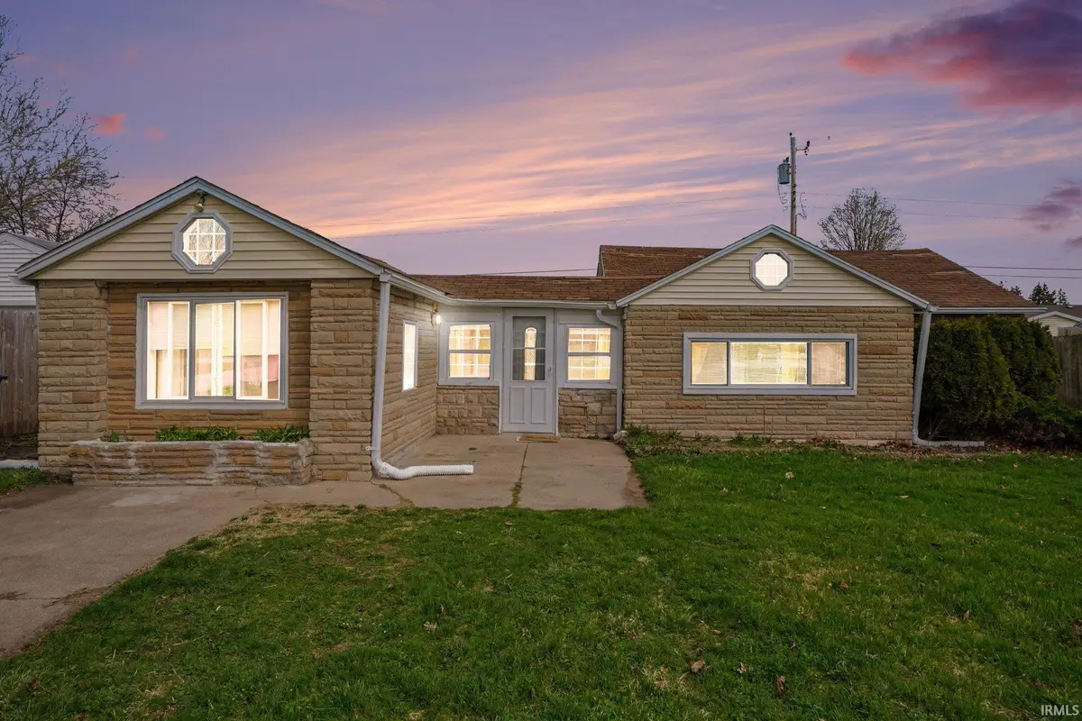 720 W 15th Street, Mishawaka, IN 46544 - #1