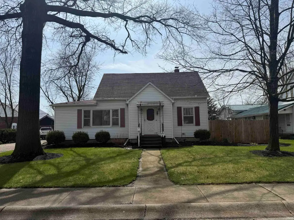 256 W Hoosier Street, Berne, IN 46711 - #1