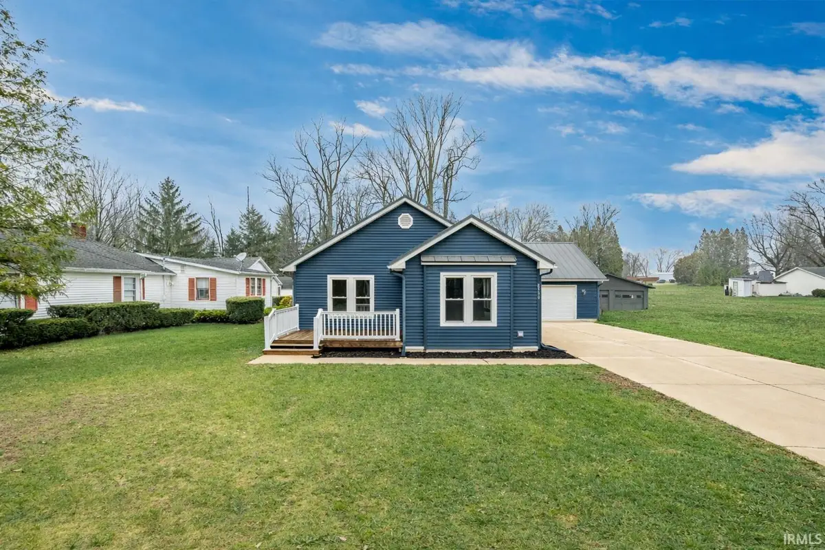 8930 E Crow Road, Syracuse, IN 46567 - #1